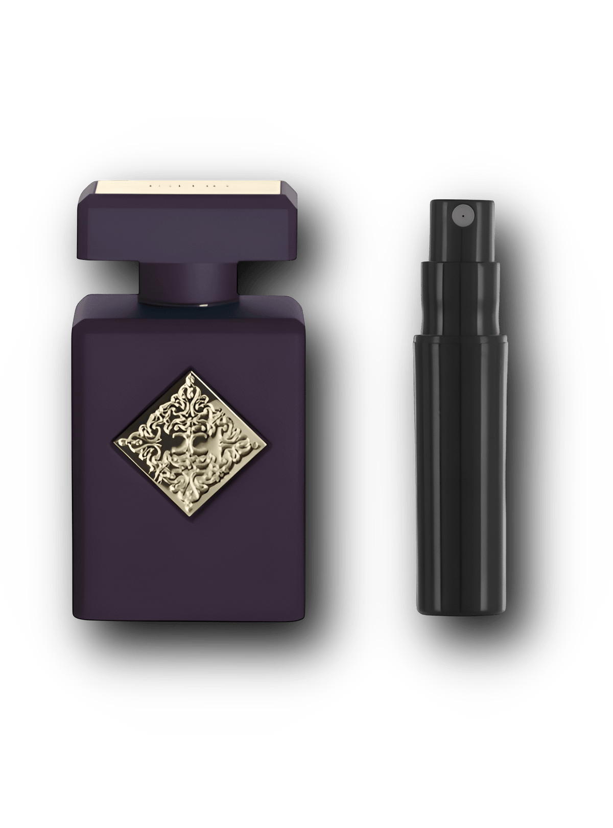 Initio Parfums Privés Side Effect – alkuperäinen hajuvesipullo ja musta näytesuihkepullo vierekkäin